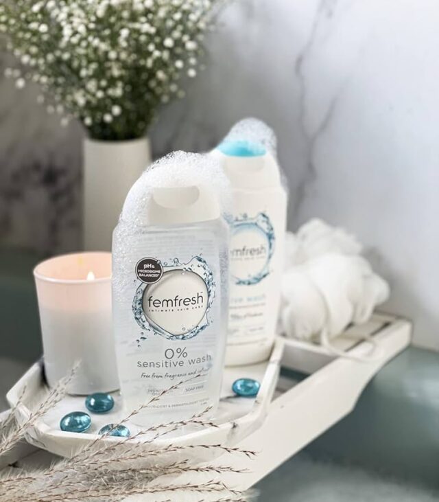 Femfresh Ultimate Care 0% Sensitive intimate Wash - Image 2